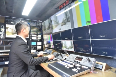 煙臺經(jīng)濟(jì)技術(shù)開發(fā)區(qū) 全國首臺8K小型轉(zhuǎn)播車亮相，‘8K+5G’技術(shù)讓現(xiàn)場近在咫尺